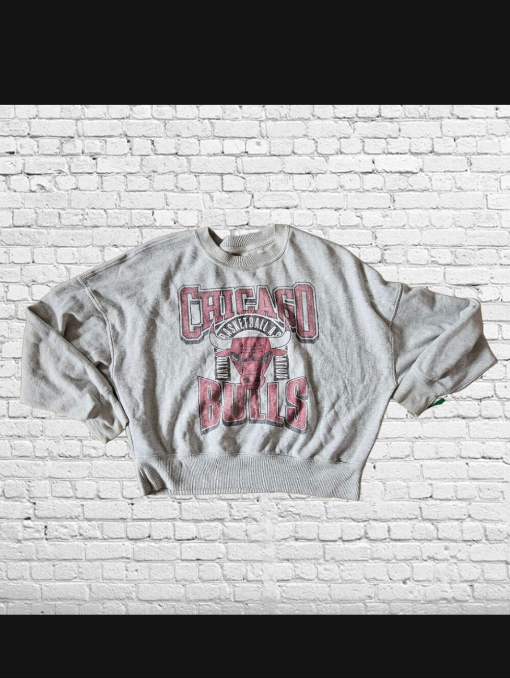 Abercrombie & Fitch Unisex Chicago Bulls Graphic Sunday Crew sweatshirt Medium